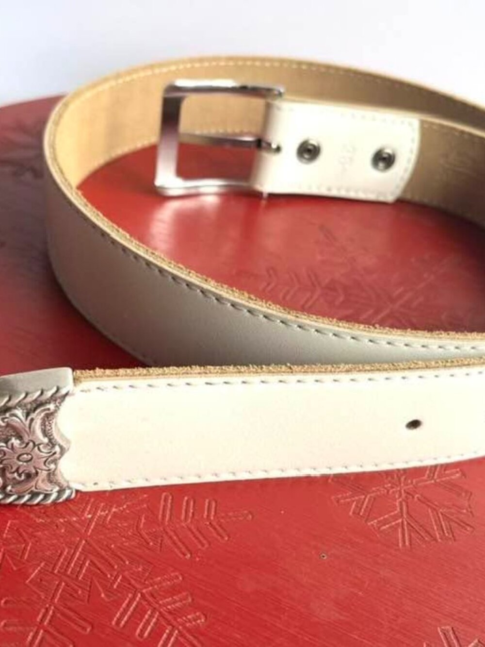 Jessie Western Cowboy Leather Belt in White with Intricate Tip 36
